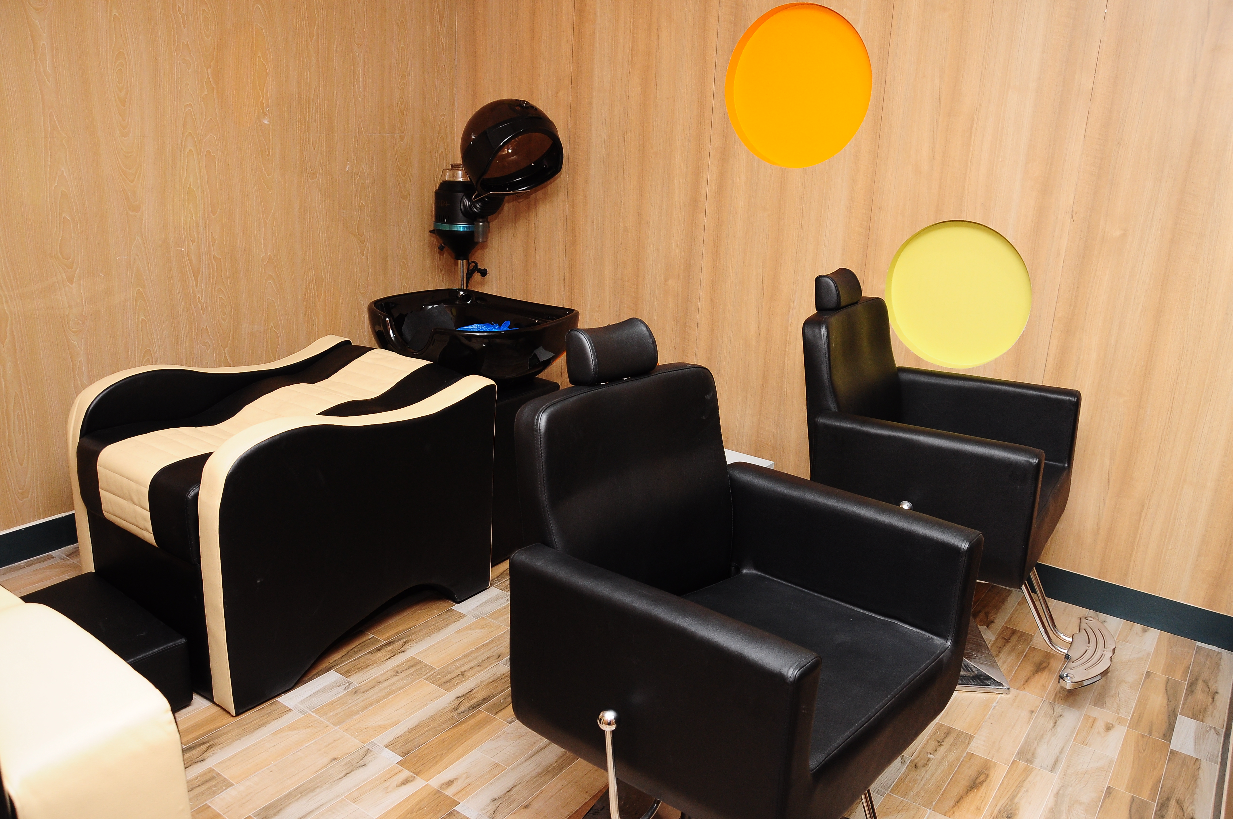 Decor and ambiance of the spa